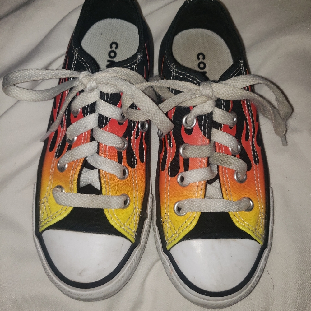 Size 11 Childs Converse Sneakers